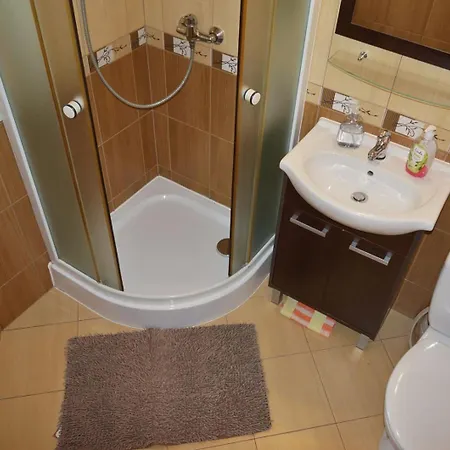 Проживание в семье Wynajem Pokoi *